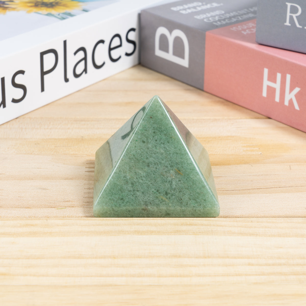 4cm Green Aventurine Pyramid In Bulk