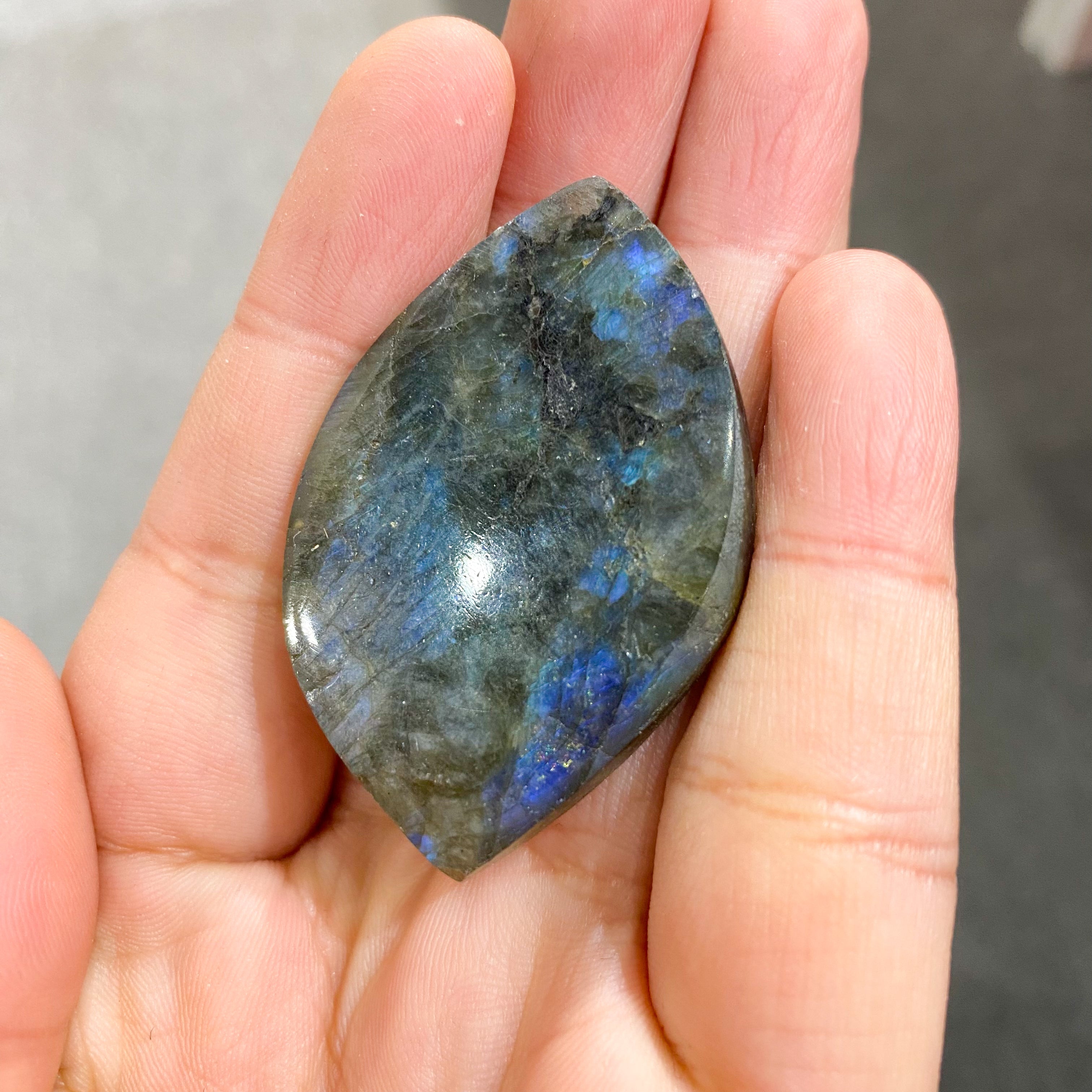 Labradorite Palm Stone In Bulk